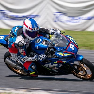 gsxr750r86's profile picture. #テイスト #8耐 等のレースやイベントのお手伝いを手弁当🍱で頑張ります。お気軽にお声掛け下さい🙏 また、#手話べり（手話でおしゃべり）や、お芝居の #推し活 も頑張ります😉(ラジコンは、しばしお休み中🙇‍♂)
Instagram📷gsxr750r86