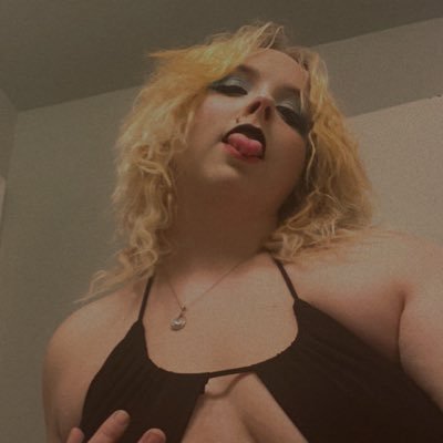 no collabs with men || Snapchat: yourlittletoy67 || custom content|| cash app: $PeachCutie98 || https://t.co/8Z9fhgDqKD