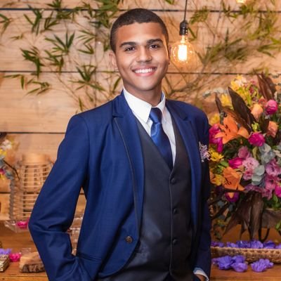 Estudante de Ciência da Computação---UENF---
'Medo é o assasino da mente'