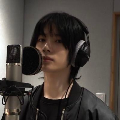 isinhadobeomgyu's profile picture. †   𝗒𝗈𝗎𝗋   𝗅𝗂𝗉𝗌,   𝗆𝗒   𝗅𝗂𝗉𝗌,   𝐚𝐩𝐨𝐜𝐚𝐥𝐲𝐩𝐬𝐞.