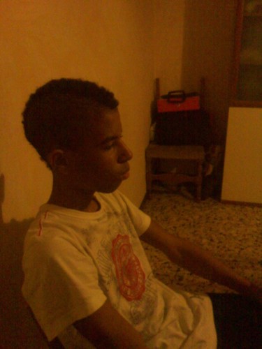 hi,i'm sean,i'm 13 follow me n i follow u,thx