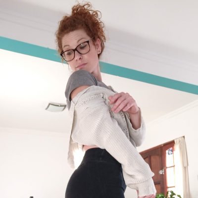 +18| ☠️ Your MILF next door! I'm 40 and single. I try to be a fitness girl who loves food 😩 Love making genuine connections💍 https://t.co/O3Hz5WZt9T