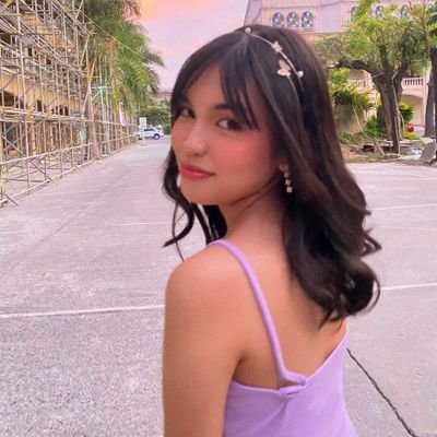 _labyrinth13's profile picture. 