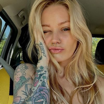analia is mostly known for her modeling skills and she continues to shine every single time a camera is on her. multiship.