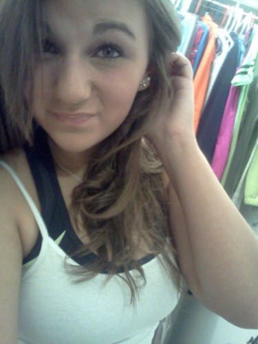 germanaymfv's profile picture. Lindsayyy #TeamSophomore #TeamBreezy #TeamSoftbal #TeaNoFeelings #FollowOrDie