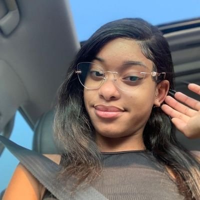 Stefany_Varela0's profile picture. ❤️🌹
Music is a love