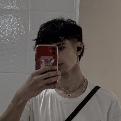 ferrazzcaio's profile picture. i dug two graves for us my dear ⛓️✡️