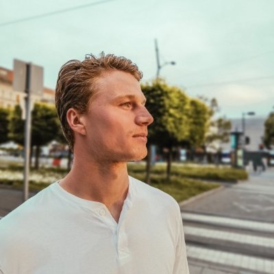 luuk_huizinga's profile picture. The truth is the light.