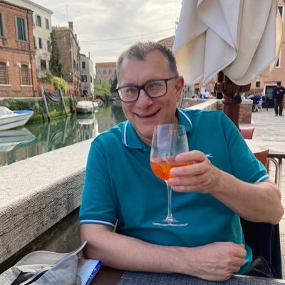 PaulJ1963's profile picture. Counsellor, theatre fan, foodie and lover of red wine! Director of K-Squared Productions. Into lighthouses, London Underground and singing