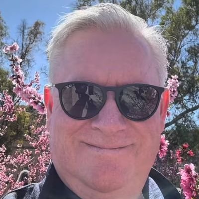 BrianMoor38611's profile picture. I don't know how people fake relationships, I can't even fake a hello to someone 🤷