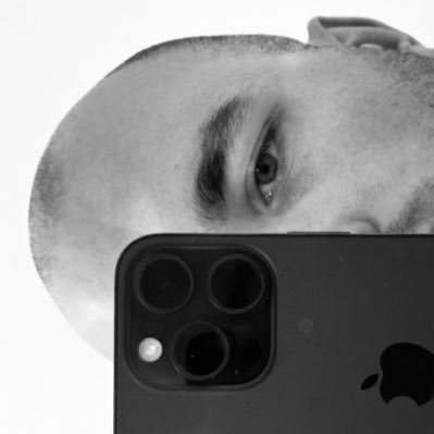 ManMoonOnThe's profile picture. Je parle à la vie. La diplomatie ou la guerre ?