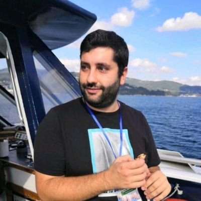 Abaixo. Sempre. En Estatística e Investigación de Operacións.
Na USC.