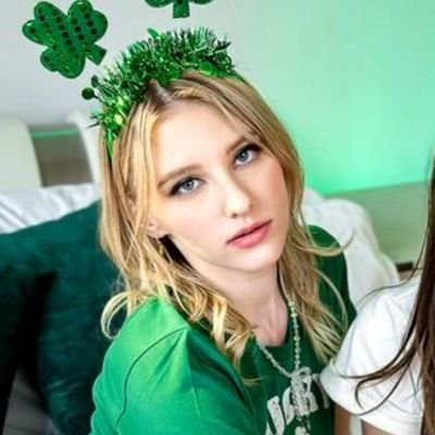 I'm 25 ♂️ I Love Melody😍🌸. 
Dream: To meet her and Greet by her.🌚🤭 
Only watch Adult videos to see her!❤️