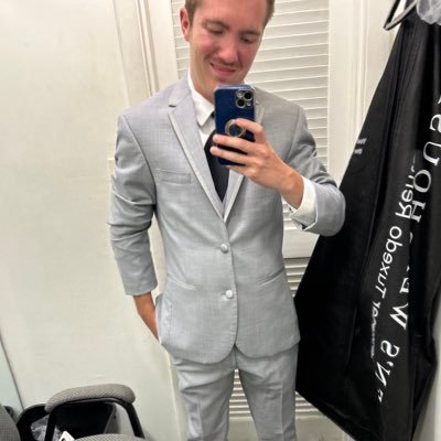 Streamer on https://t.co/gsuwouK4lP I play a variety of games looking to stay a streamer full time. 28 years old.