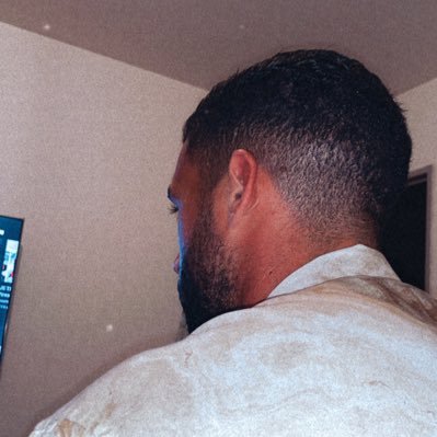 JL0FF's profile picture. 