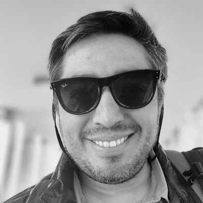 Esposo de mi amada karen, padre de Florencia y Amparo...Trato de vivir cada día como si fuera el último, algún día acertaré 😜...