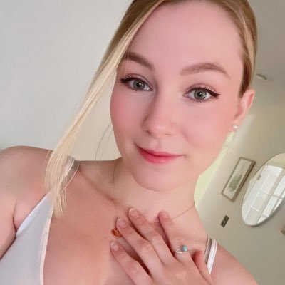 allyfaye73828's profile picture. cool and romantic lady looking for love ❤️