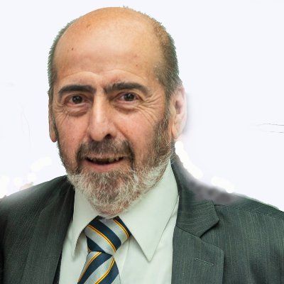 Contador (con titulo), periodista (sin titulo), publicista, titular de Buenos Aires Publicitaria, Director de La Gran Capital, Ser Platense y La Provincia Hoy,