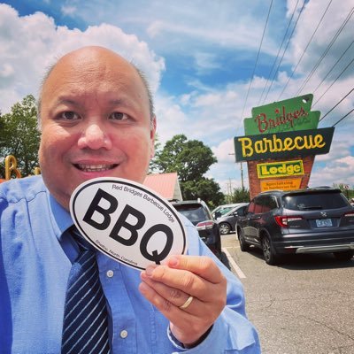 Reporter for QCN in Charlotte (WJZY-TV). Formerly WLOS Asheville. Emmy & Murrow Award winning writer/storyteller searching for stories about compelling people.