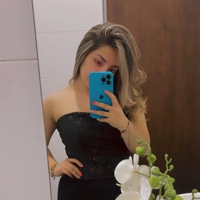 Diana_10R's profile picture. 🖤