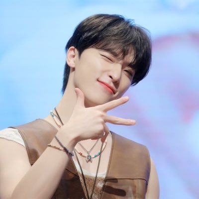 to live for the hope of it all 🍷 for ts/svt/en- ✨ saw enha x1: 1/17 ⛓️ saw ts x2: 2/9, 2/10 🪩 saw svt x4: 5/26, 12/04, 01/19, 5/11 🪄 26