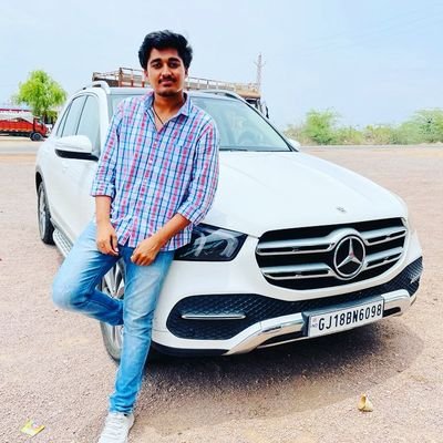 Dineshhuda221's profile picture. 🔸अनुगच्छतु प्रवाह !✨
🔸 जय बालाजी सरकार 🚩