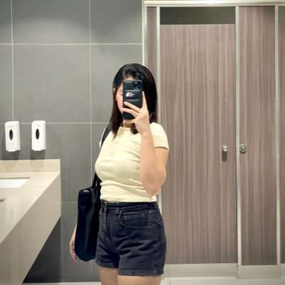 czrndcpno's profile picture. 🌻🌻🌻