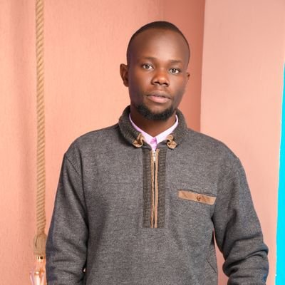 Financial Analyst || Graphic Designer || Entrepreneur || Political Economy || GG Man United