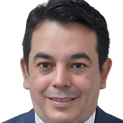 Doctor en Ciencias Pedagógicas,barcelonista, vinceño de nacimiento y guayaquileño de corazón.