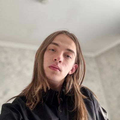 16_y_o_Front's profile picture. Frontend Developer | Solopreneur | Random guy started working from 14