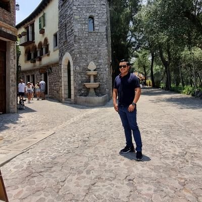 OsvaldoAcvedoC's profile picture. Solo mira al cielo y date cuenta de lo magnífico que es saber el sin fin de posibilidades ...🍩