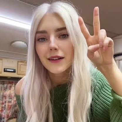 eva_elfie94044's profile picture. 