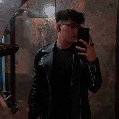 Deadpoo25640040's profile picture. 