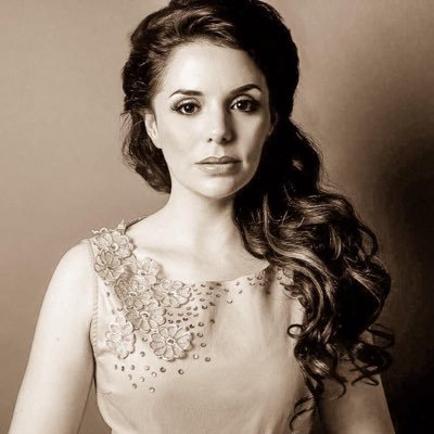 As Featured on Channel 4- British Equine & Animal Artist, Singer/Songwriter & Fashion Designer. Email: laura@laurajeanne.net