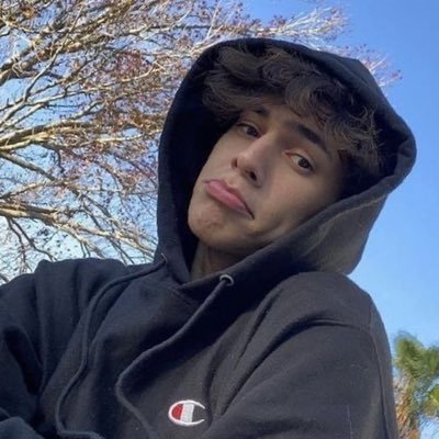 StraightB_dia's profile picture. I trade files don’t sell looking for vids on Montana Jordan