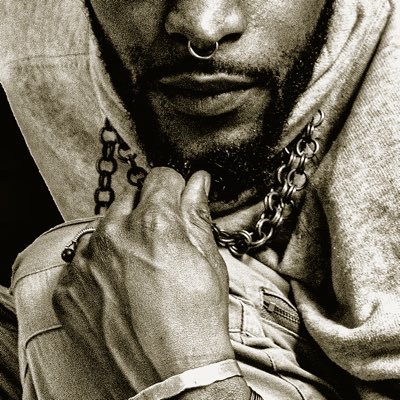 Conversationist & Growth Artist • Designer • Father & Husband @motha_moor | #SpacesHost Why. Values. Matter. | https://t.co/O7bxaSugdZ