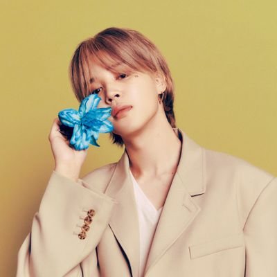 boxkey90's profile picture. 우리지민🐥걷는것도👣뽀짝뽀짝👶🏻천사인지👼요정인지🧚‍♂️아니면🙅‍♂️병아린지🐤형아챙겨💦동생챙겨💦친구챙겨💦아미챙겨💦다정보스✨노래잘해🎶음색쩔어👍댄싱머신🕺우리애기🧶성격은❓완전쾌남 !! 노력은 !? 이길자신 없어❌ 치미아빠🖤 건들이면 🗣️ 니인생👀 끝장난다🤬