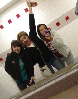 SusanLCollins's profile picture. 