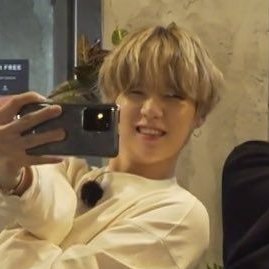 seds ♡ 28 ♡ they/she ♡ avid fanfic appreciator & prompter ♡ 🔞 MDNI ♡ sometimes 🪦🕊️ ♡ pro-boycott!!! 🍉 ♡ white aroace lesbian demigirl