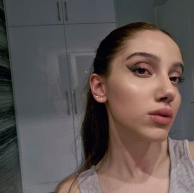 callmemobiina's profile picture. در گوشه دنج تخیلات