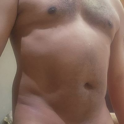 DILF here to have some fun. Some of my own content.. dm for naughty chats, nsa, fwb or collabs 😉