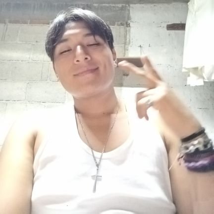 Me gusta mucho jugar videojuegos, amo el ajedrez, y la neta aparte del anime también me gustan mucho las películas románticas
#forever_hot👀🚬