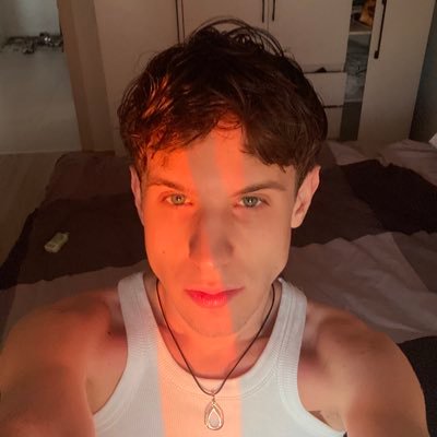 imadvadeska's profile picture. Ваня, 25 yo, сука/тварь | qa engineer | https://t.co/ydv2aIl1Lr