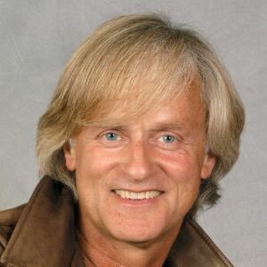 67 ans et en pleine forme ! Fan inconditionnelle de Dave. Vive Vanina loool