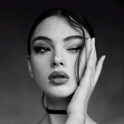 I only prefer ✨𝘔𝘦𝘯𝘵𝘢𝘭𝘭𝘺 𝘏𝘪𝘭𝘢𝘳𝘪𝘰𝘶𝘴✨ term rather than crazy.
