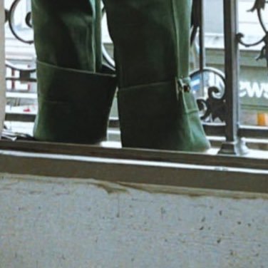 LEON_CR01's profile picture. 演出 : TVCM,MV,広告,youtube,すべての映像撮影編集/企画・映像全般 リンクはポートフォリオです。