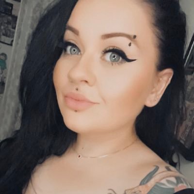 Sara 💀~𝟐𝟗 ~𝕮𝖆𝖙𝖍𝖔𝖑𝖎𝖈 𝖎𝖓 𝖙𝖍𝖊 𝖒𝖔𝖗𝖓𝖎𝖓𝖌 𝕾𝖆𝖙𝖆𝖓𝖎𝖘𝖙 𝖆𝖙 𝖓𝖎𝖌𝖍𝖙.~