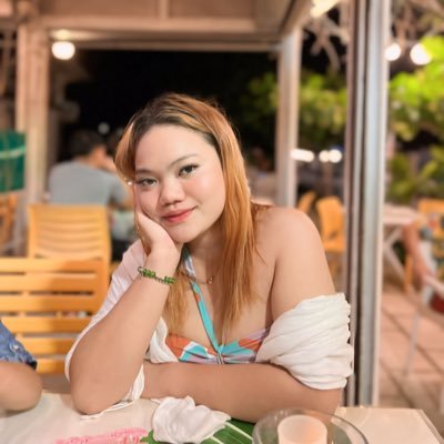 jelycakes's profile picture. your pain has a purpose 🤗 IG: @jelycakes