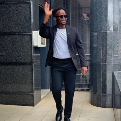 The Luckiest 🍀 Radio Broadcaster// IP Lawyer 🇿🇦 🇺🇸University of Antwerp (Belgium). Master of Law @Uofillinois Alumnus // SUPREME COURT OF APPEAL