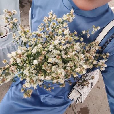 fdhlaxx's profile picture. Selalu bahagia.